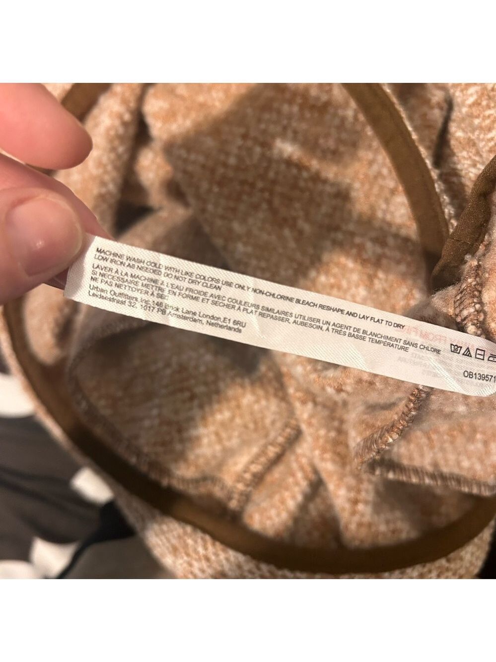 Out From Under Urban Outfitters Oversized Brooke Quarter Zip Pull over Medium - Picture 7 of 9